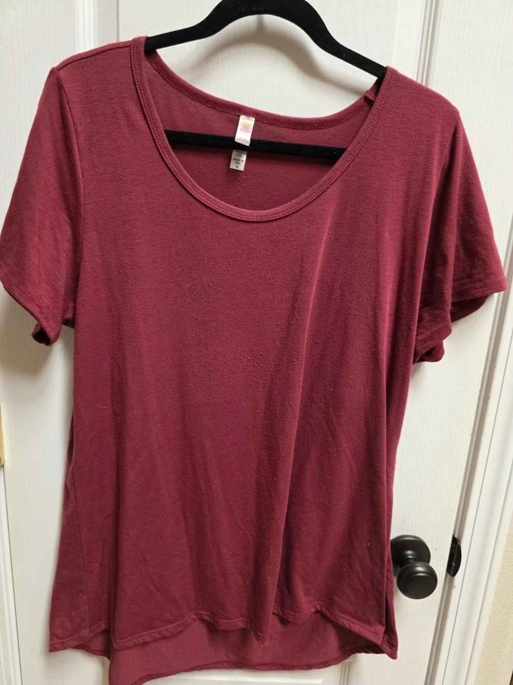 LuLaRoe Scoop Neck Short Sleeve Top - Burgundy